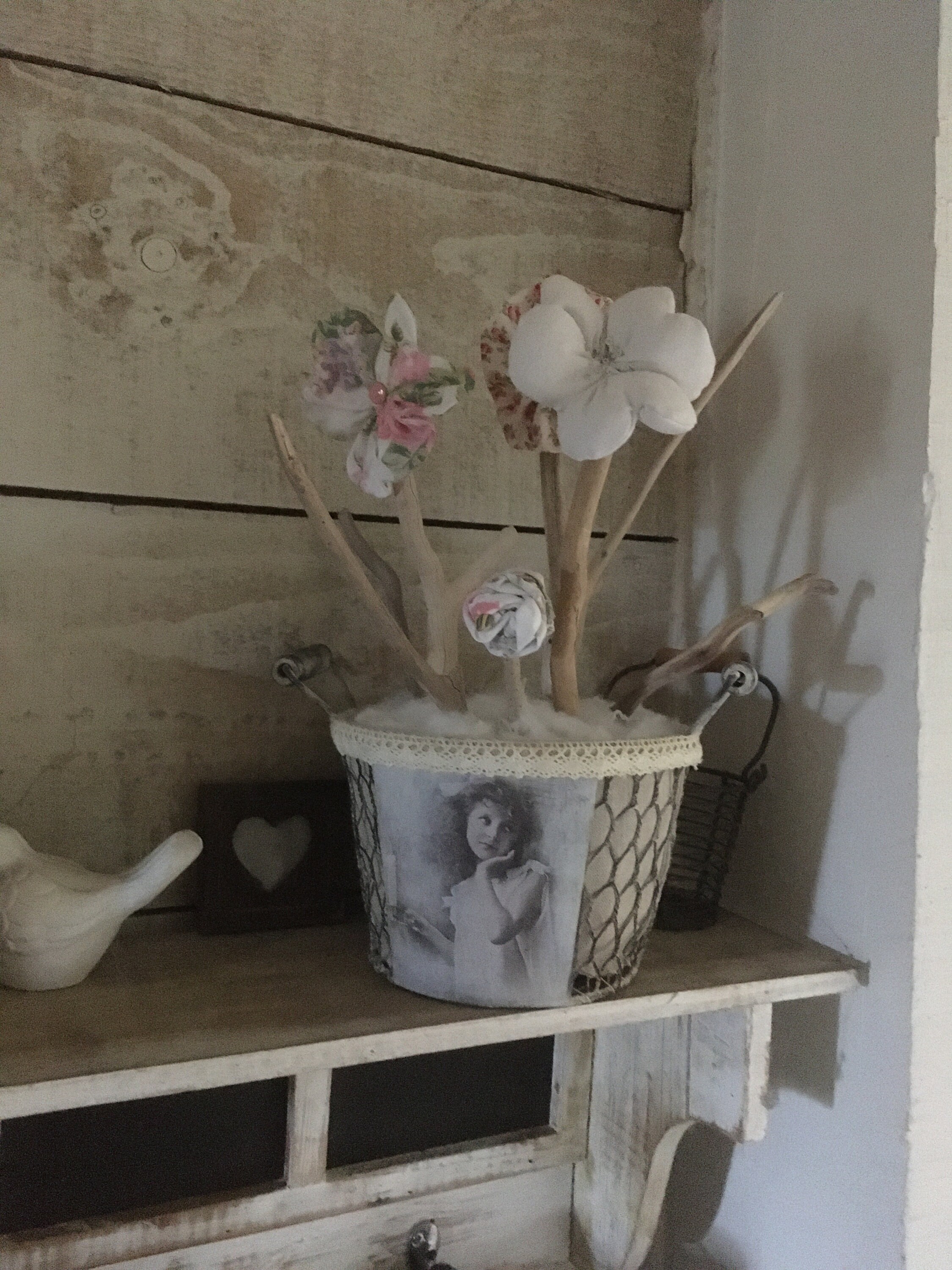 Composition Shabby Chic/Bois Flotté/Tissus