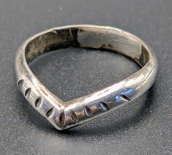 Sterling silver vintage handmade Chevron band