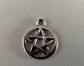 6 Pentagram charms antique silver tone HC27