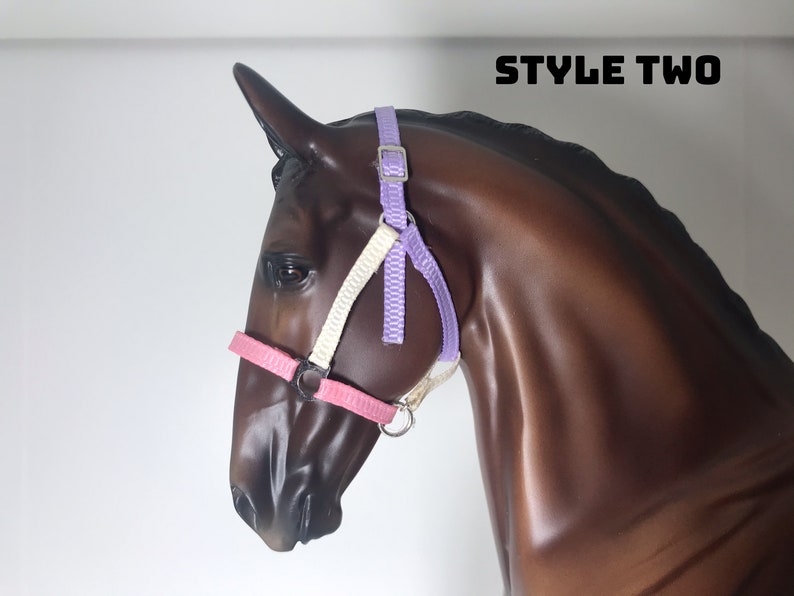 Breyer Traditional 3 Slot Foal Halter 1:9 Scale