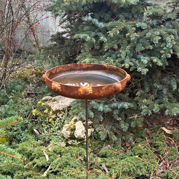 Rusty flower garden stakes, Metal rain catchers, Bird bath outdoor garden decor