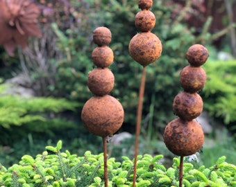 Roestige bloemen set van 3 – tuinpalen, metalen tuinkunst, rustiek buitendecor, verweerde metalen tuinsculptuur, handgemaakte gazondecoratie