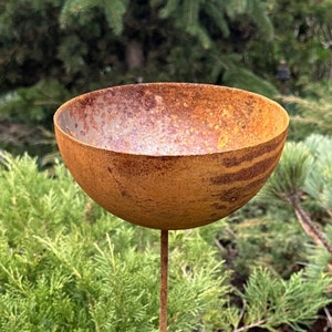 6’’ Rain catcher, Rusty metal flower garden stakes, Bird bath outdoor garden decor