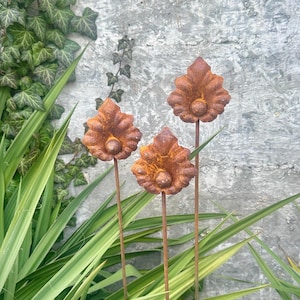 Rustic Metal Flower Stakes Set – Charming Yard Art, Handcrafted Garden Decor, Metal Sculpture Trio, Garden Lover&#39;s Gift