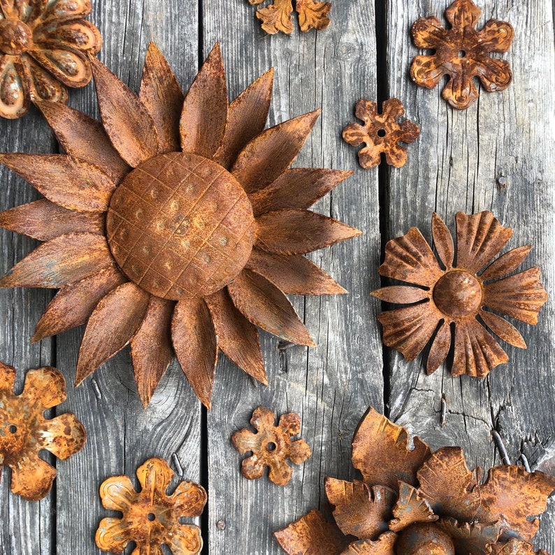 Wall rusty flowers set Rusty metal wall decor Rusty metal Etsy