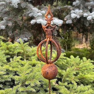 Rusty Metal garden stakes, Rusty garden finial, Metal garden decor, outdoor garden metal decor, Rusty metal garden decor