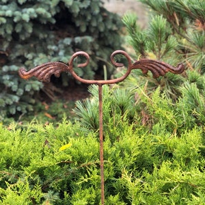 Rusty Metal garden stakes, Rusty garden finial, Metal garden decor, metal yard art, outdoor metal decor, Rusty metal garden decor