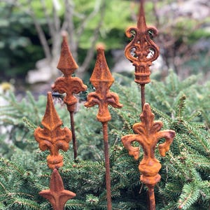 Rusty Finials Set Of 6, 6 Rusty Finials Garden Stakes, Metal Garden Decor, Metal Yard Art, Outdoor Metal Decor, Rusty Metal Garden Decor