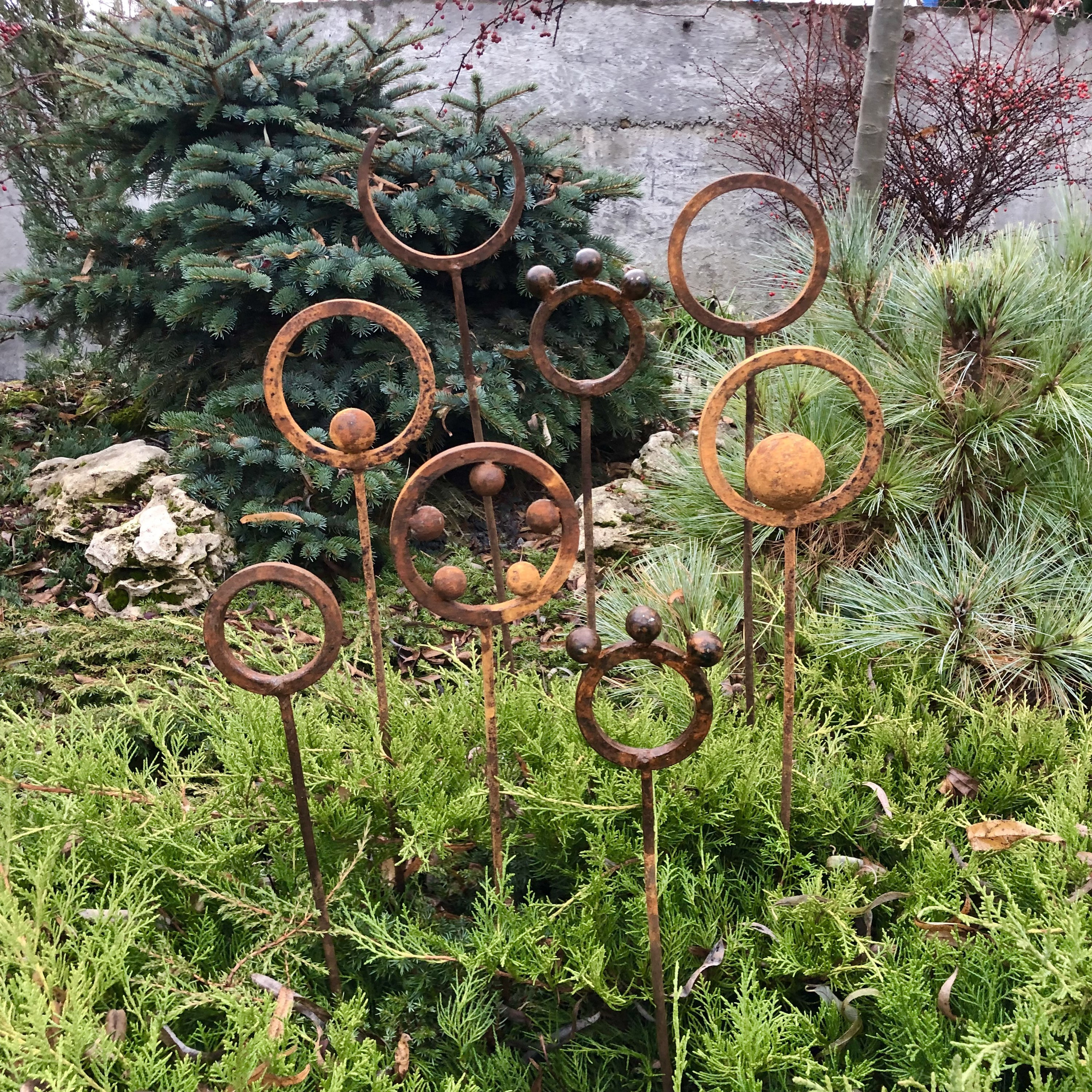 Ensemble de 3 piquets de jardin en métal rouillé, embouts de jardin rouillés,  décor de jardin