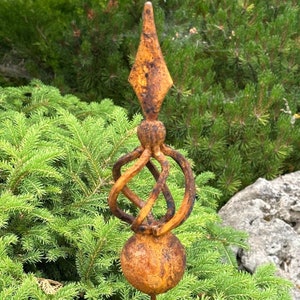 Rusty Metal Garden Stakes, Rustic Garden Finials, Outdoor Metal Garden Decor, Metal Yard Art, Handmade Rusty Metal Garden Sculpture