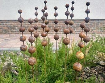 Set van 10 roestige metalen bloemknopjes als stokjes, tuindecoratie, rustieke tuinversiering