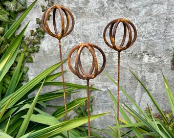 Decorazioni per esterni in metallo arrugginito, pali da giardino moderni e minimalisti, accenti paesaggistici unici, arte da giardino in metallo, sculture da giardino industriali