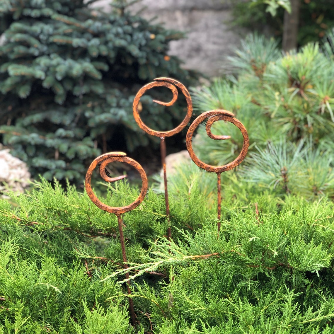 Set of 3 Rusty Metal Garden Stakes Rusty Garden Finials Etsy