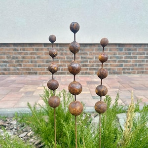 Rusty Flowers Set of 3 Garden Stakes, Metal Yard Art, Rustic Outdoor Decor, Weathered Metal Garden Sculpture, Handmade Lawn Decoration