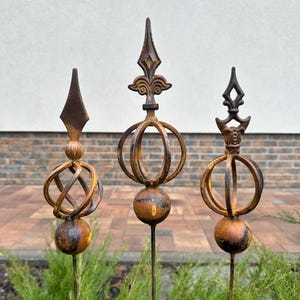 Rusty Metal Garden Stakes, Rusty Garden Finial, Metal Garden Decor, Outdoor Garden Metal Decor, Rusty Metal Yard Art, Garden Sculpture