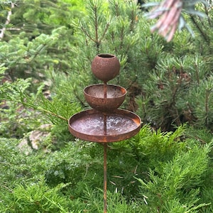 Rusty flower garden stakes, Metal Rain Catchers, Bee Cups outdoor garden decor, Bees Garden Decor, Butterfly feeder, Water station