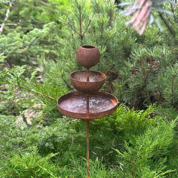 Rusty flower garden stakes, Metal Rain Catchers, Bee & Butterfly Cups outdoor garden decor, Butterfly feeder, Water station