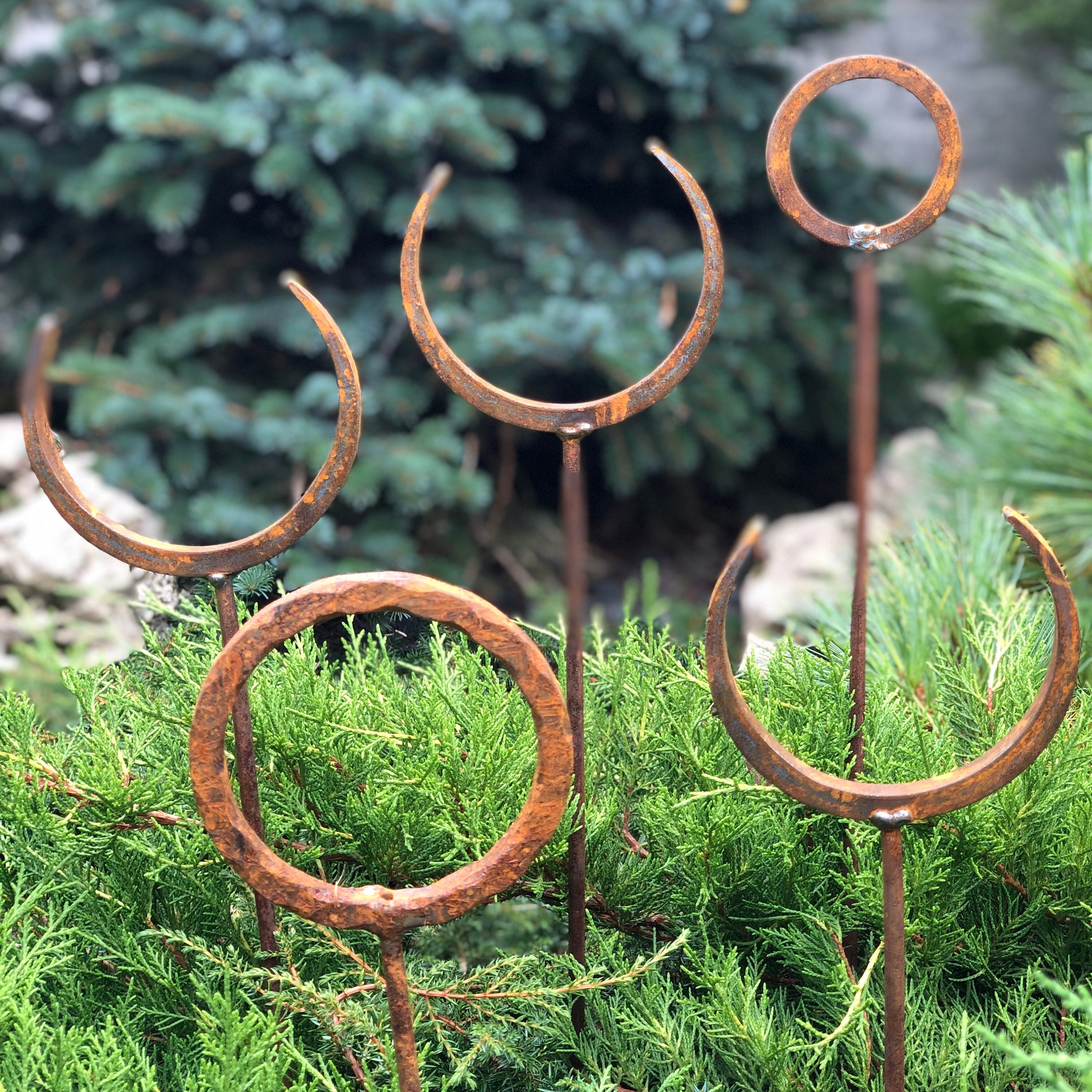 Set of 5 Rusty Metal Garden Stakes Rusty Garden Finials Etsy