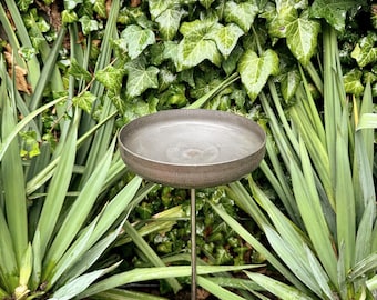 Baño para pájaros de acero inoxidable, decoración moderna para jardín, recogedor de lluvia.