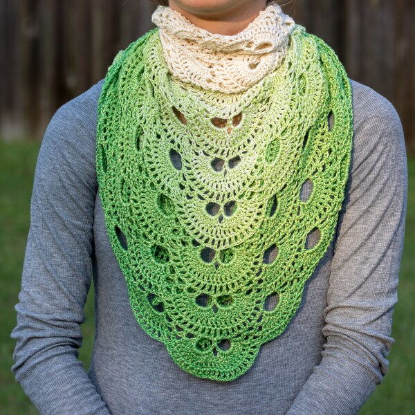 shoulder wrap, scarf, shawl, Virus Shawl, Wolltraum Swiss yarn, ombre yarn, ombre green