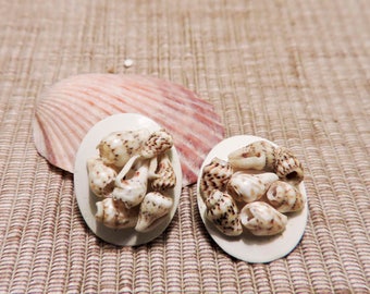 Vintage 1960s white post earrings with sea shells retro