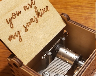 hölzerne Spieluhr You are My Sunshine Music Box Vintage Antik Hand Made Geschenk 