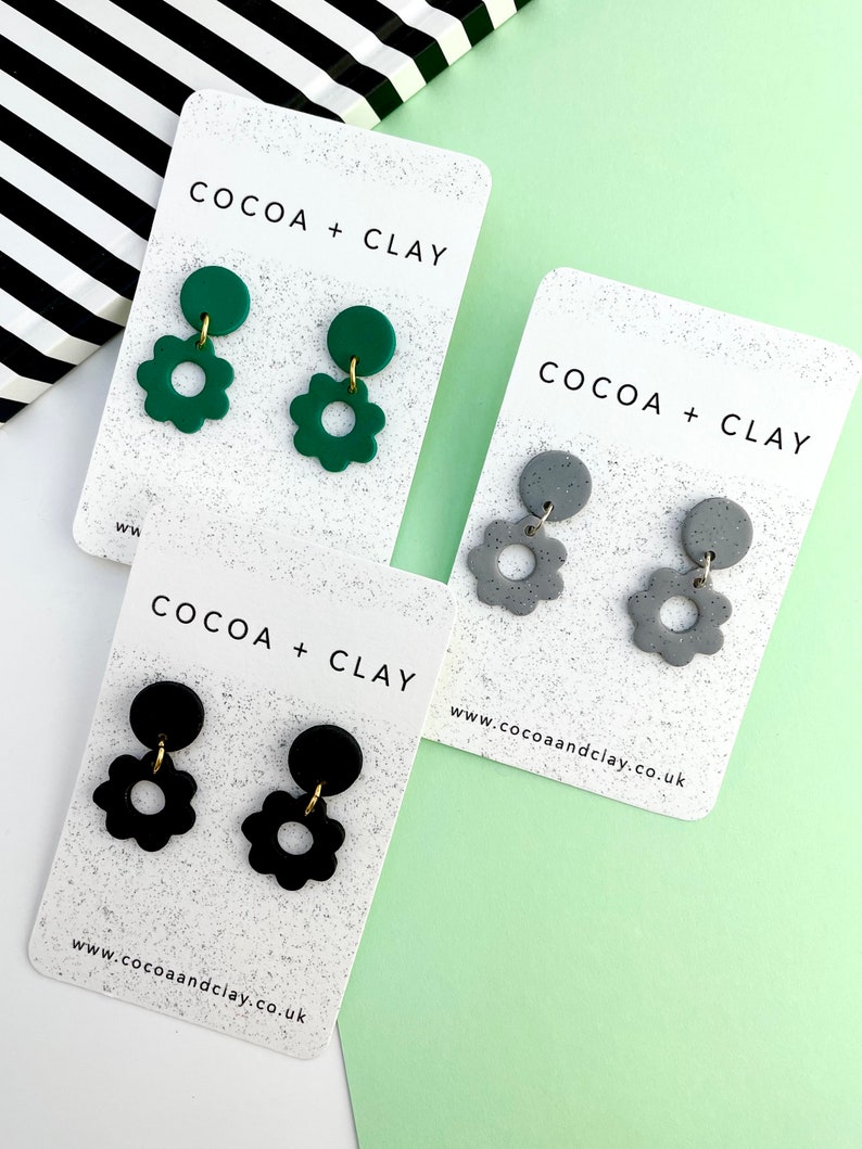 Flower shape Polymer Clay Earrings. Variety of colours available Black Green Grey zdjęcie 8