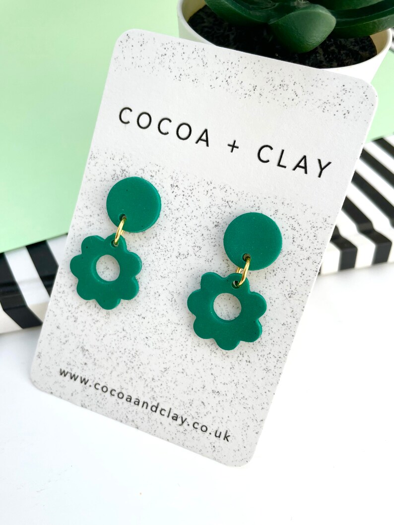 Flower shape Polymer Clay Earrings. Variety of colours available Black Green Grey zdjęcie 2