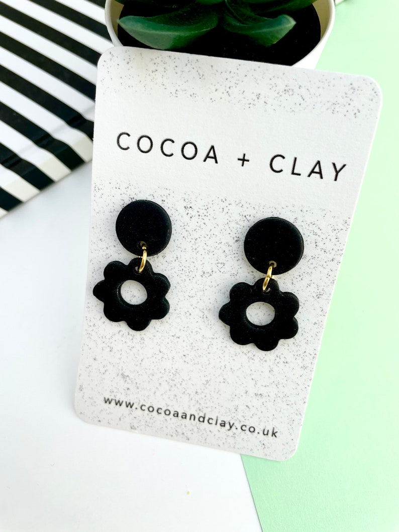 Flower shape Polymer Clay Earrings. Variety of colours available Black Green Grey zdjęcie 3