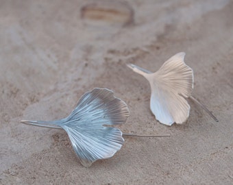 Anhänger mit Ginkgo Blatt und Ley, Anhänger mit Gancho, Regale für die Natur, Anhänger mit Mujer