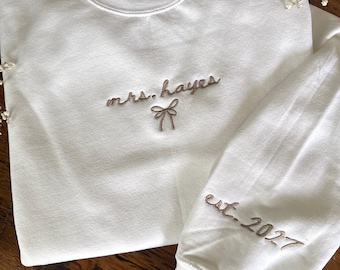 Embroidered Custom Mrs Crewneck with Cuff: White Mrs Sweatshirt, Comfy Gift for the Brude