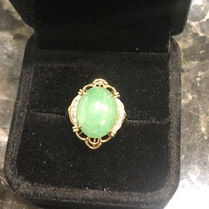 Vintage Green Jade and 14K Gold Ring, Size 7, Marked 14K and 585, Oval Stone