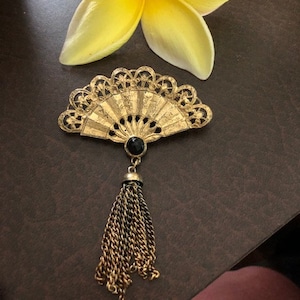 Vintage Brooch, Fan Style Gold Tone with Black Faux Stone and Chain Fringe, Vintage Costume Jewelry