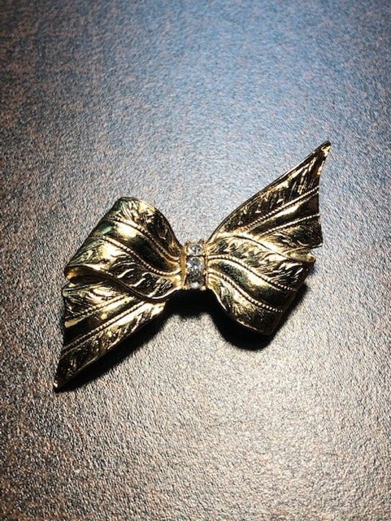 Costume Jewelry Bow Pin Brooch With Three Rhinest… - image 1