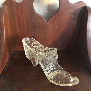 Vintage Daisy and Button Clear Glass Shoe, Glass Slipper