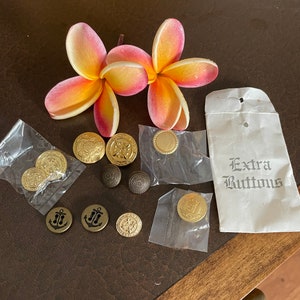 Vintage Buttons, Brass, Gold-tone Metal and Synthetic Craft and Sewing Buttons