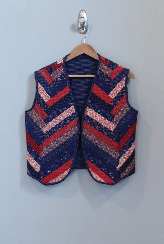 70's QUILTED VEST floral red white blue