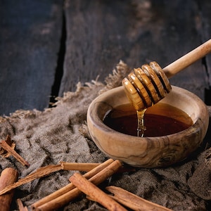 Handcrafted Olive Wood Honey Dipper Spoon – Unique Design – 100% Mediterranean Olive Wood – 7.1 inches