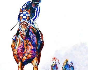 Pode incluir: Uma pintura a aquarela de um cavalo de corrida, com um jóquei vestindo uma camisa listrada azul e branca e um capacete azul. O cavalo é marrom e branco com uma rédea quadriculada azul e branca. O cavalo está em primeiro plano e o jóquei está olhando para baixo para o cavalo. Há outros cavalos e jóqueis no fundo.