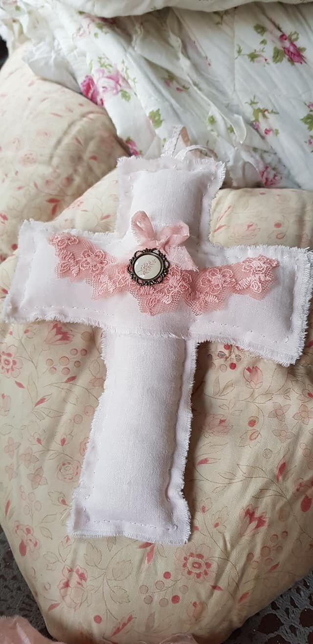 Croix Tissu Dentelle Shabby Piquée à La Main