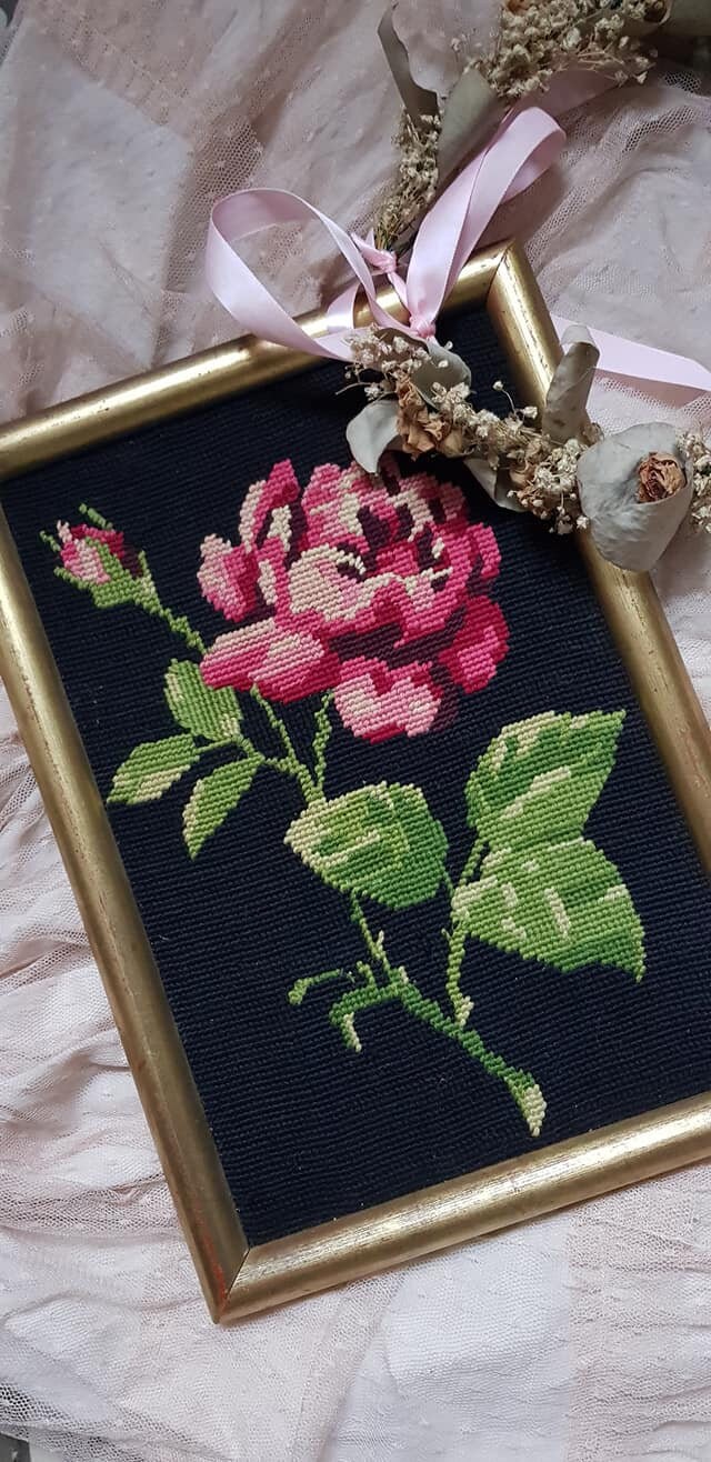 Cadre Doré Tapisserie Aux Roses