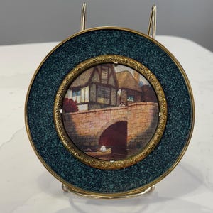 Vintage English Brass Stratford-Upon-Avon Plate Wall Hanging - River Avon Scene/Thatched Roof Cottage/Shakespeare