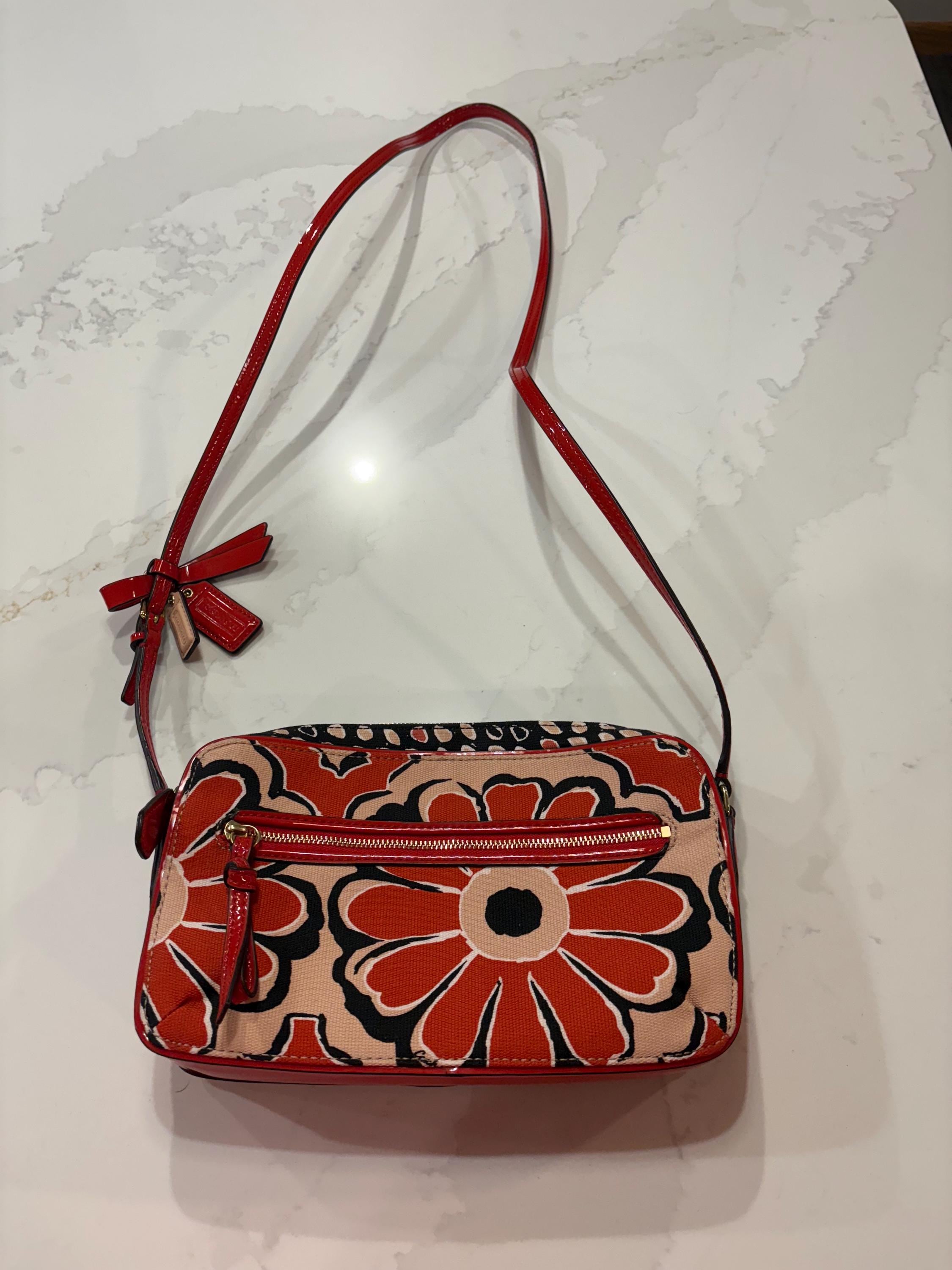バッグ Vintage Coach Poppy Leather Shoulder Bag COACH Vintage Poppy Petal Signature Highlight Shoulder Bag