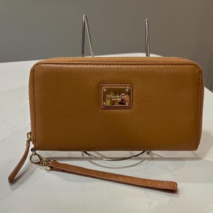 Cartera/muñequera vintage de cuero color canela de Kenneth Cole, década de 1990, año 2000, regalo para ella o para una amiga