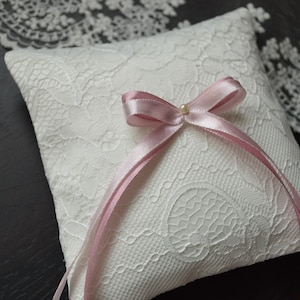 MINI Ringkissen ivory Spitze