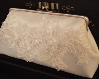 Clutch, Brauttasche in ivory mit Spitzen-Applikation