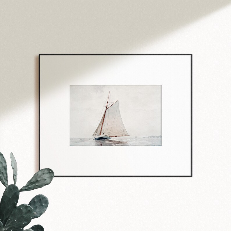 Puede incluir: Una pintura de acuarela enmarcada de un velero con una vela blanca y un m&aacute;stil marr&oacute;n, navegando en un cuerpo de agua tranquilo.