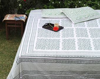 Sábana tamaño king de algodón orgánico con estampado botánico a mano de Jaive y dos fundas de almohada reversibles