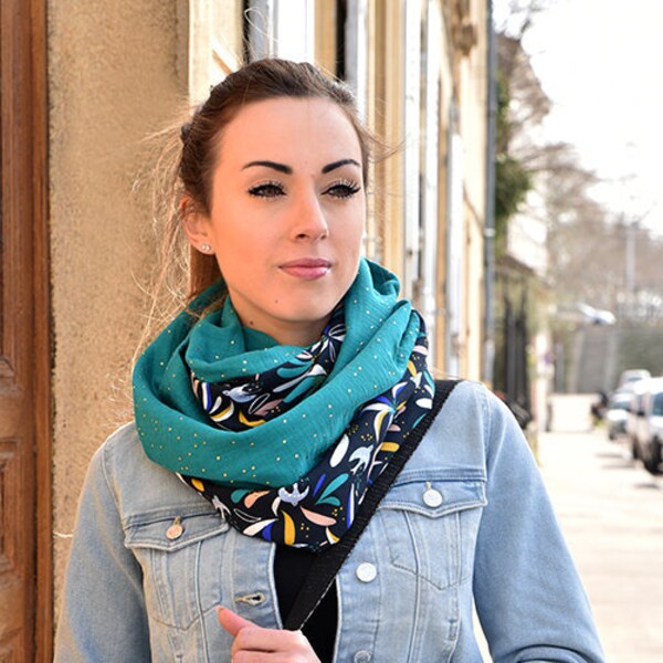 Snood femme tendance , echarpe tube,foulard,fluide, tour de cou,double gaze , viscose,oiseau, emeraude, noir, cadeau femme