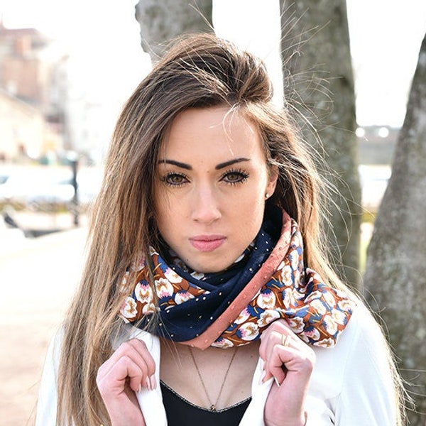 Snood femme tendance , echarpe tube,foulard,fluide, tour de cou,infini,double gaze, motifs tulipes,viscose,marine, brique,rose, cadeau femme